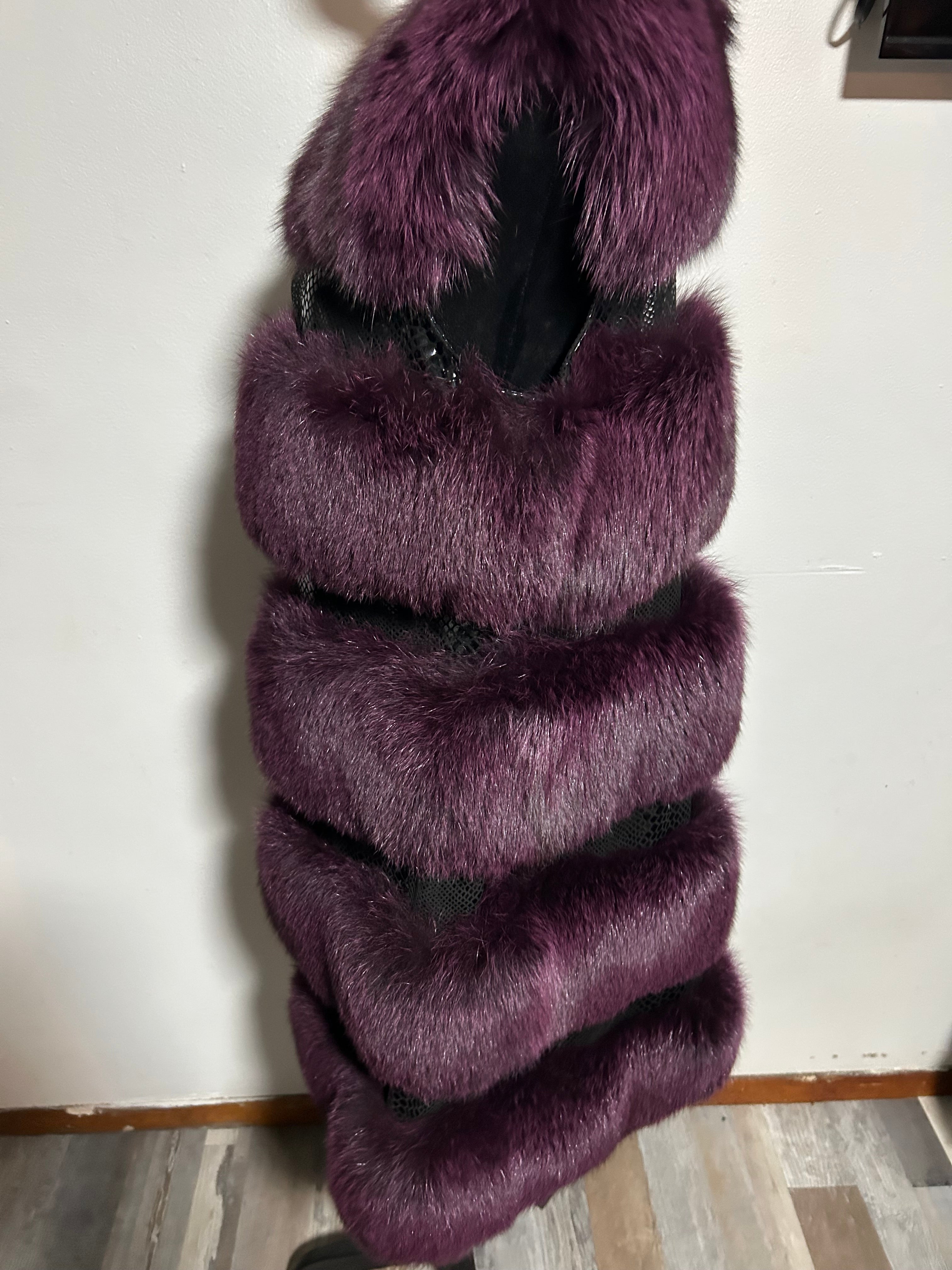 Purple Fox fur vest with leather snake skin size M