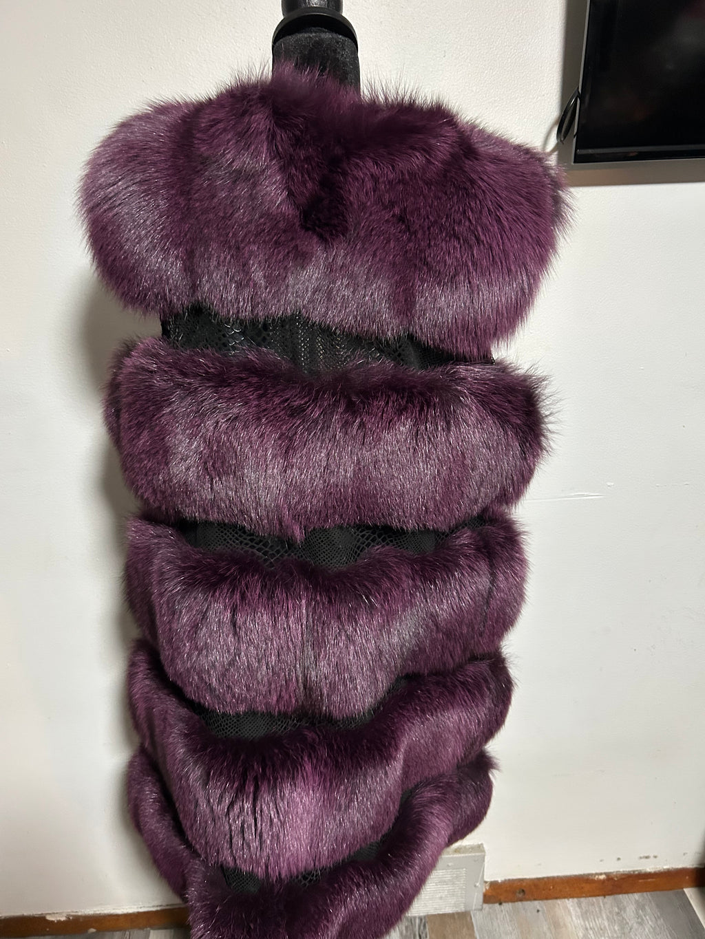 Purple Fox fur vest with leather snake skin size M