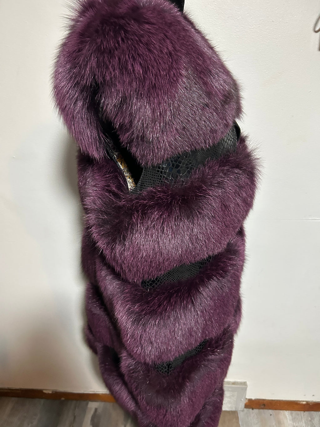 Purple Fox fur vest with leather snake skin size M