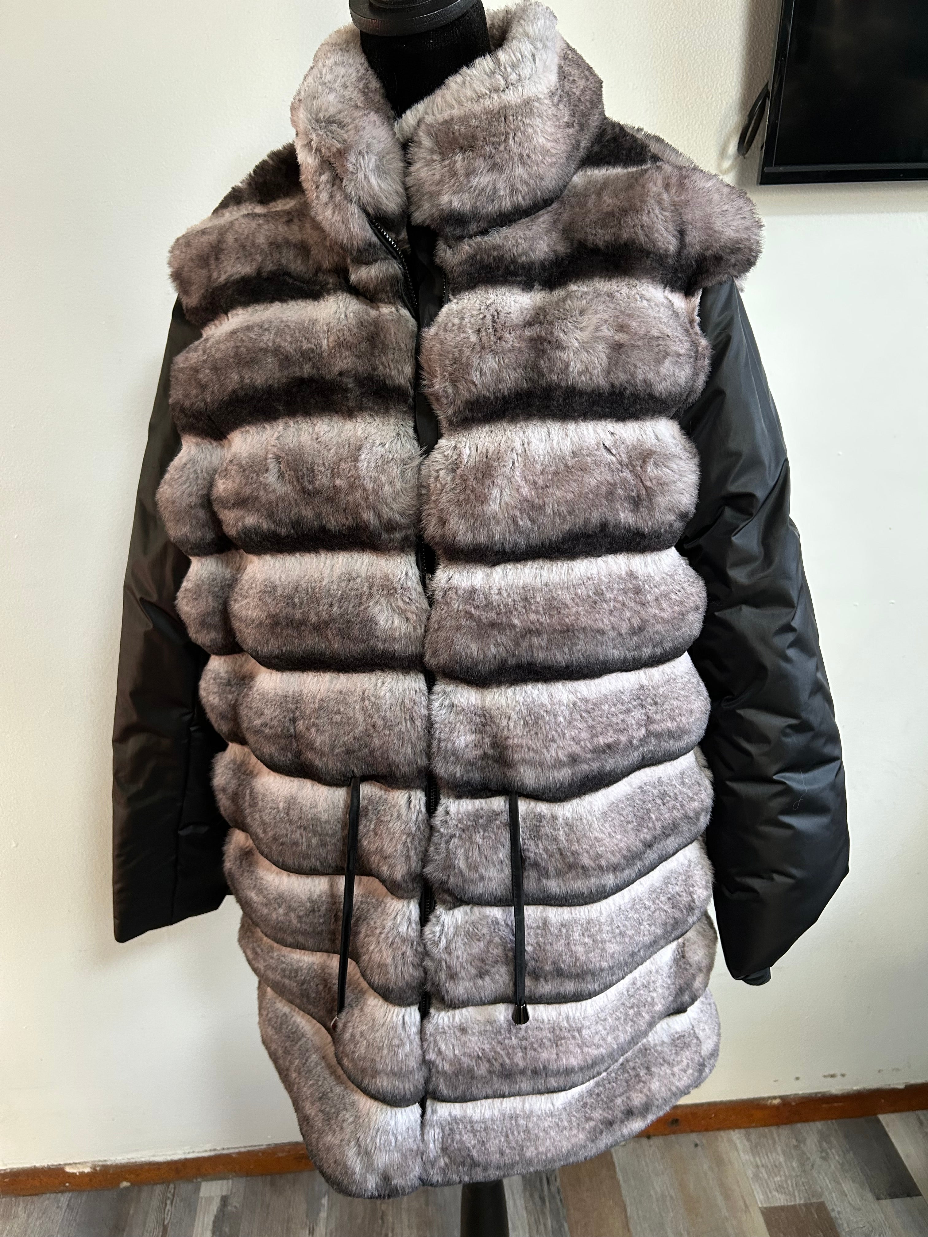 Reverseable Rex Rabbit Chinchilla coat size M 8-10