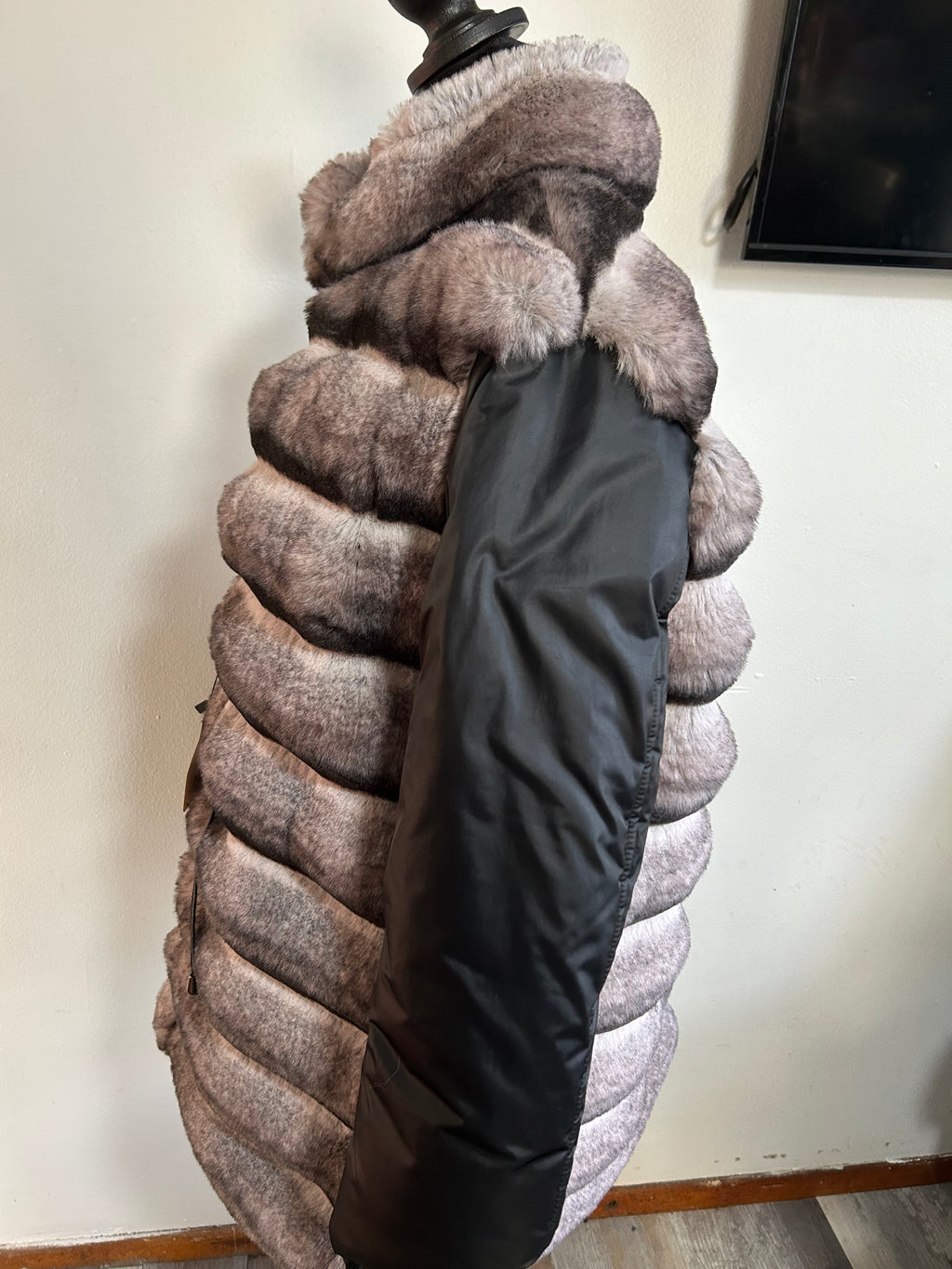 Reverseable Rex Rabbit Chinchilla coat size M 8-10